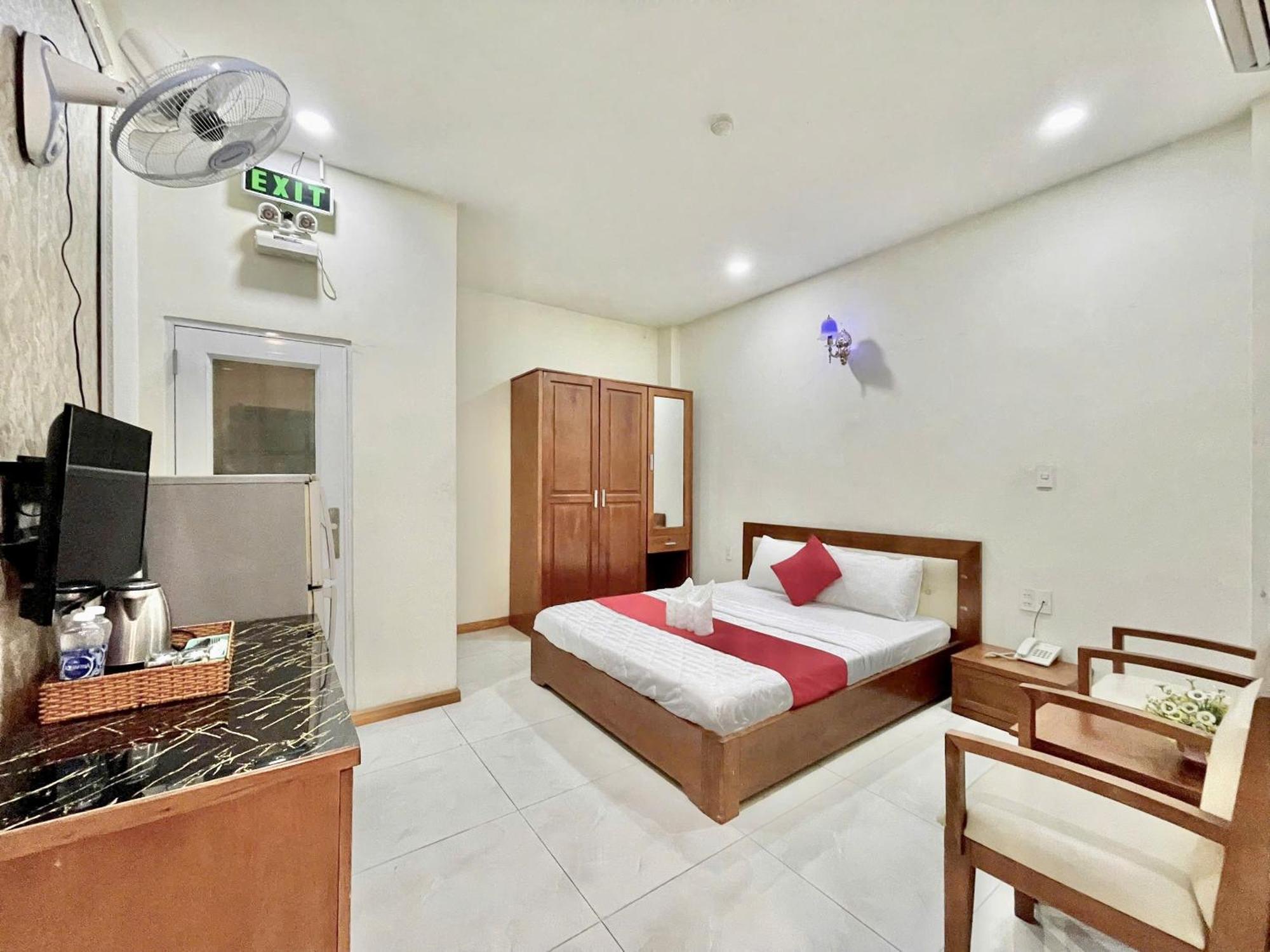 Nhu Y Hotel Хошимин Экстерьер фото