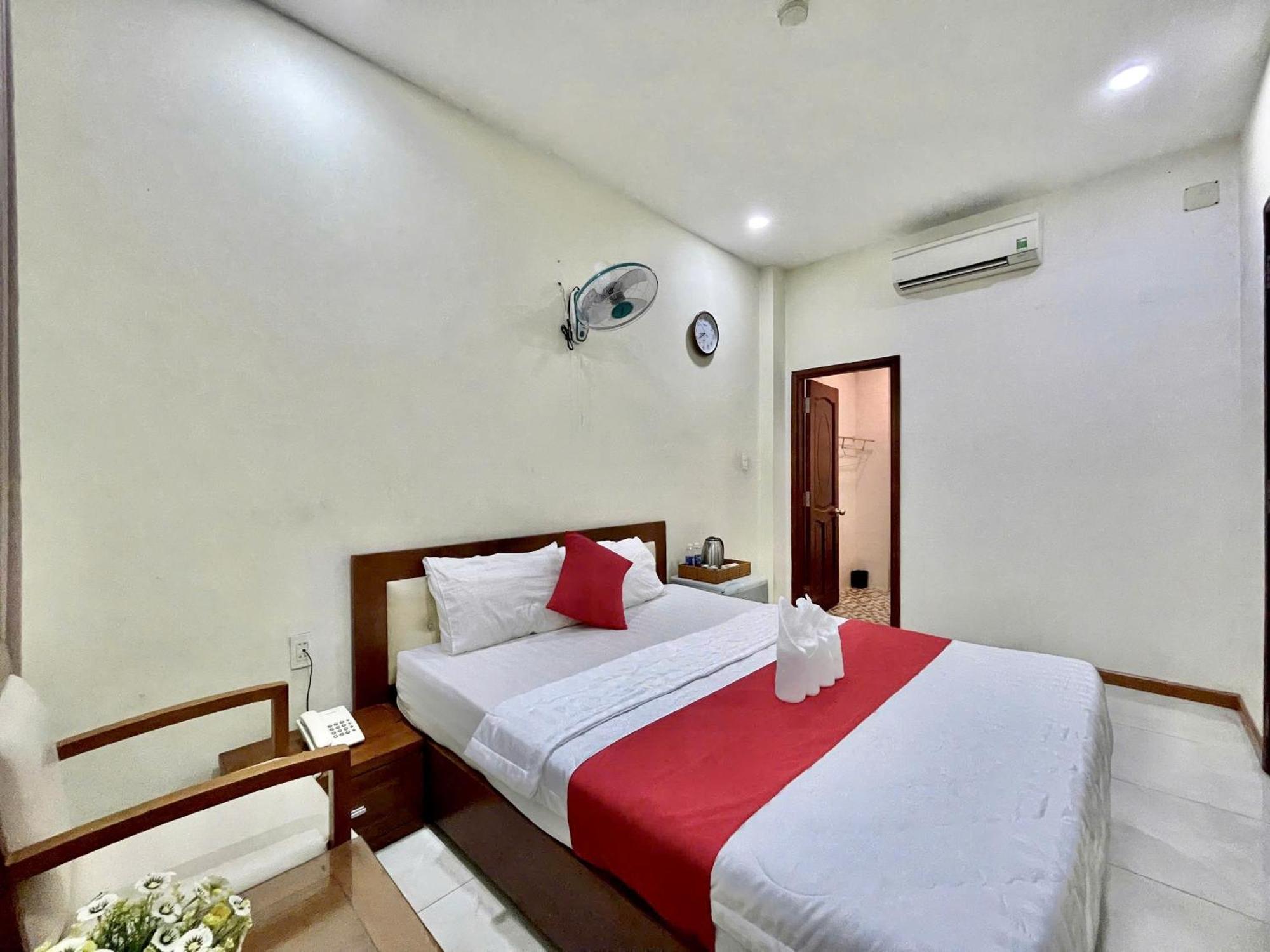 Nhu Y Hotel Хошимин Экстерьер фото